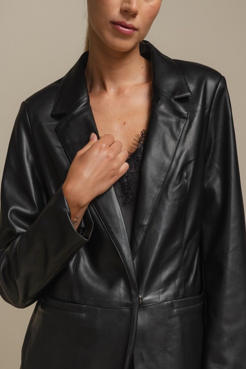 CHAQUETA POLIPIEL COLOR NEGRO 1